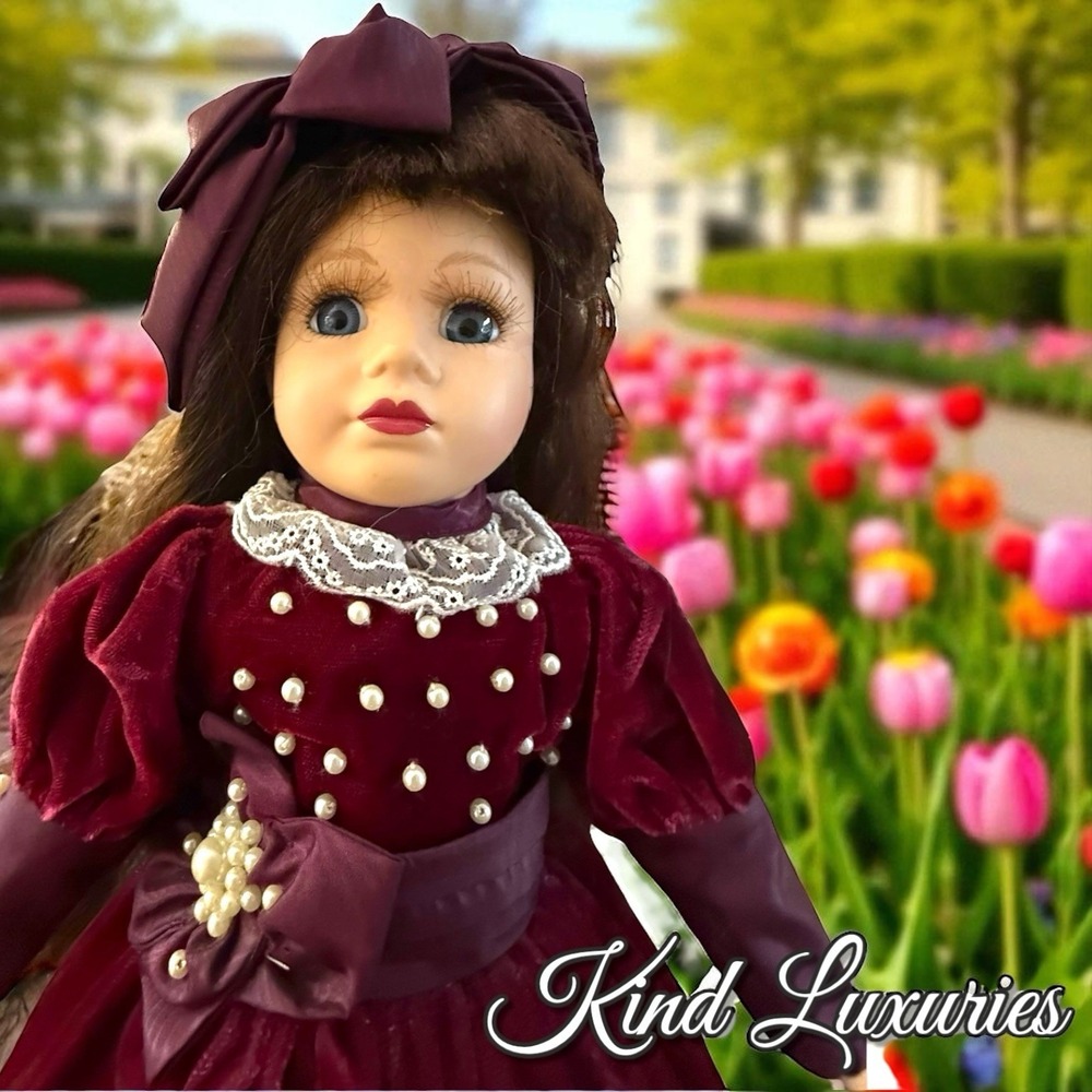 Victoria Collection Melissa Jane 1996 Brunette Porcelain Doll